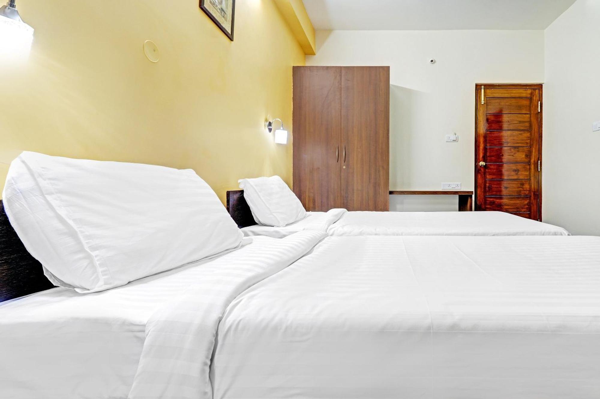 Capital O R R Residency Hotell Bangalore Exteriör bild