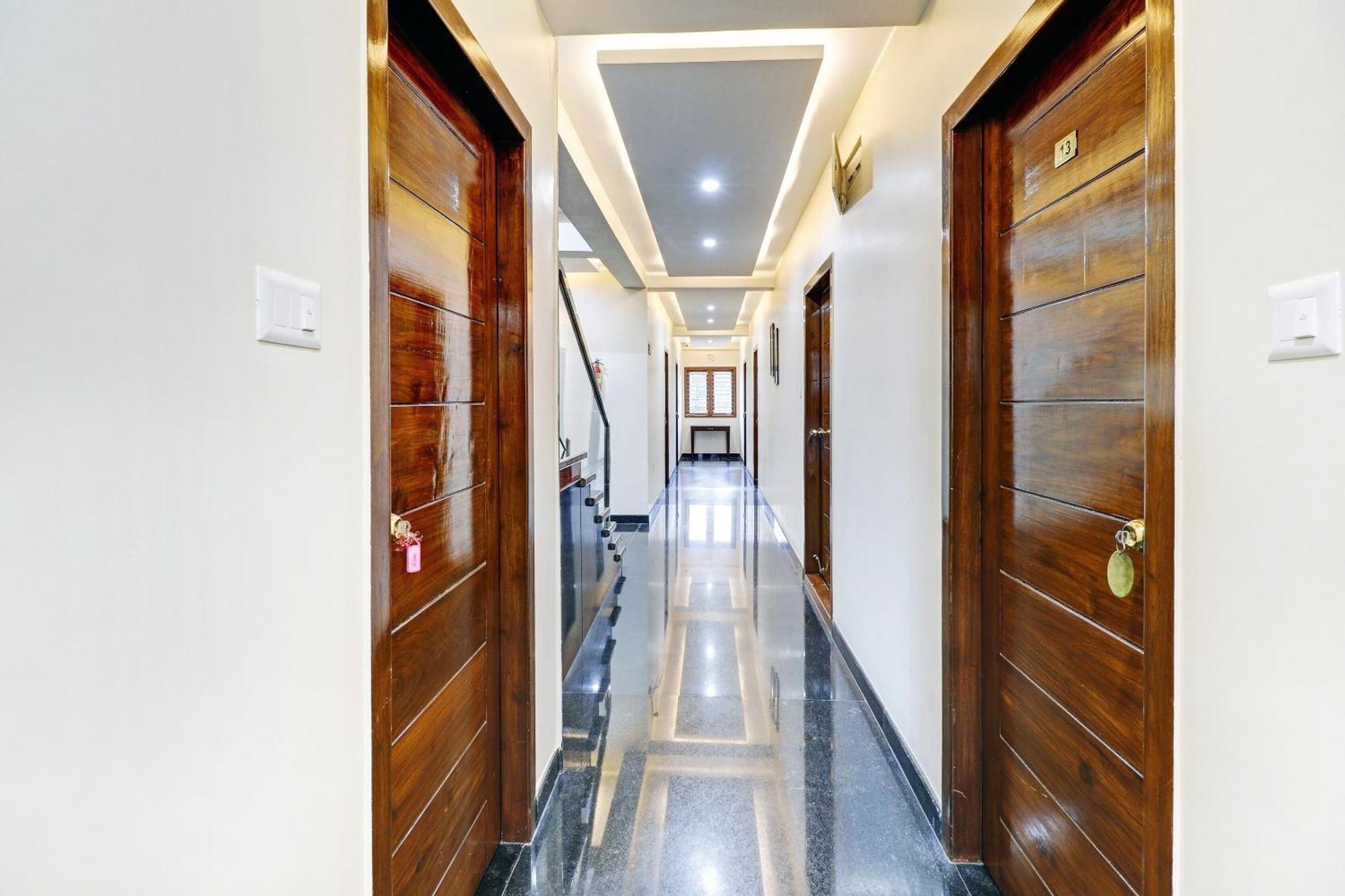 Capital O R R Residency Hotell Bangalore Exteriör bild
