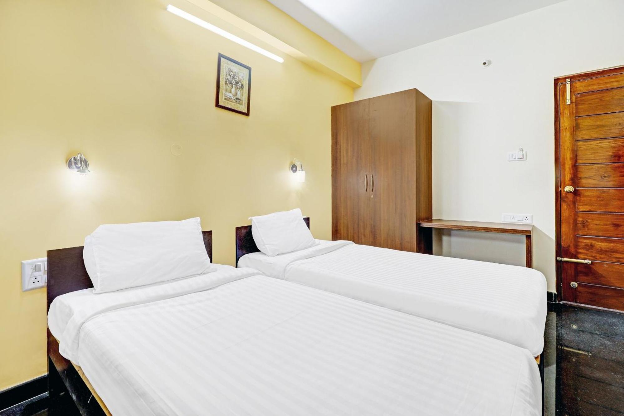 Capital O R R Residency Hotell Bangalore Exteriör bild