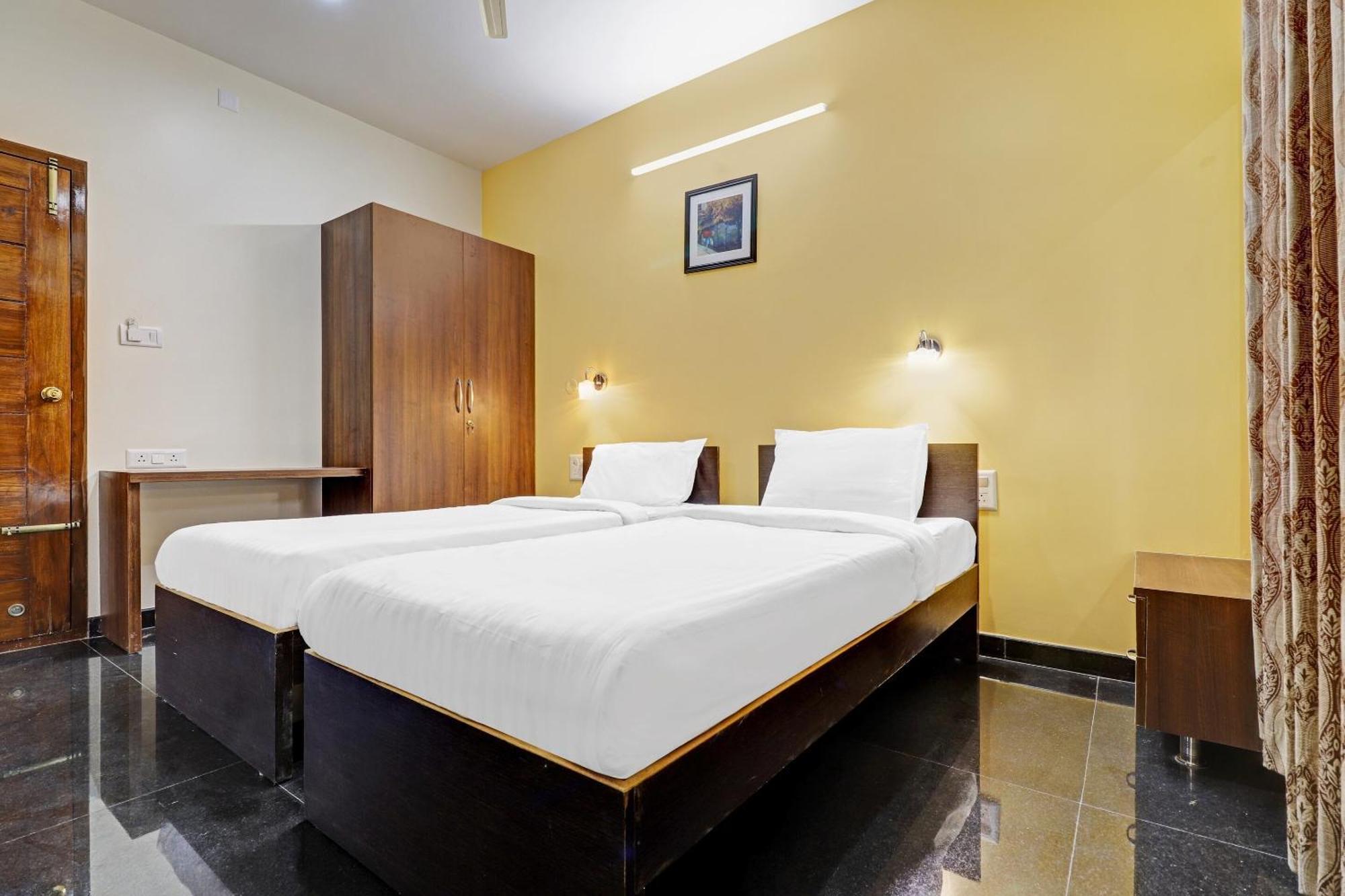 Capital O R R Residency Hotell Bangalore Exteriör bild