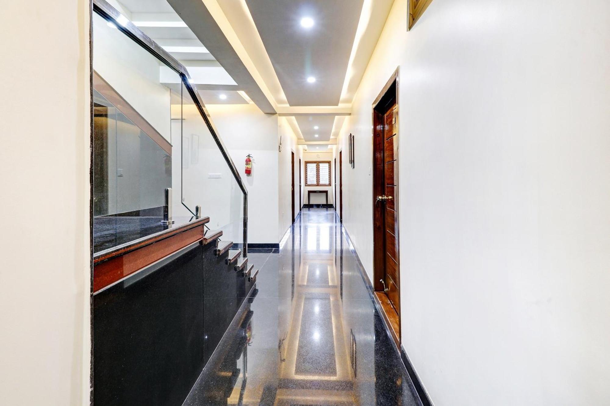 Capital O R R Residency Hotell Bangalore Exteriör bild
