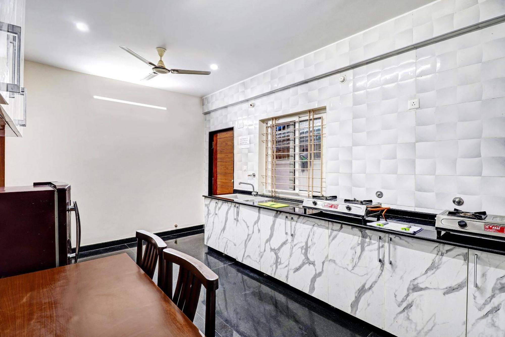 Capital O R R Residency Hotell Bangalore Exteriör bild